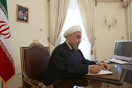 伊朗总统在亚美尼亚边界启动了两个水电站项目