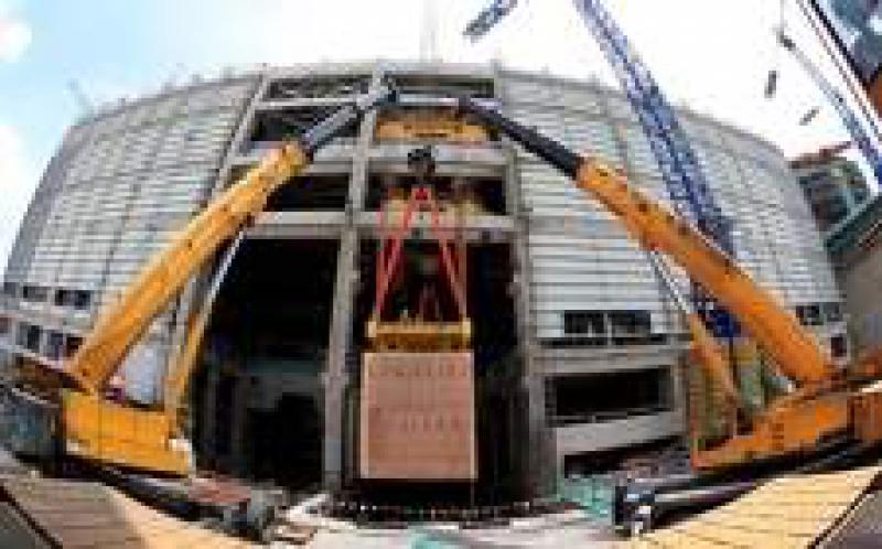 福清核电5号机组常规岛凝汽器壳体模块吊装全部完成