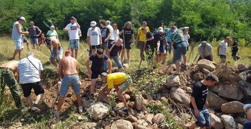 公民倡议组织抗议皮罗特反对在保护区建设小型水电站