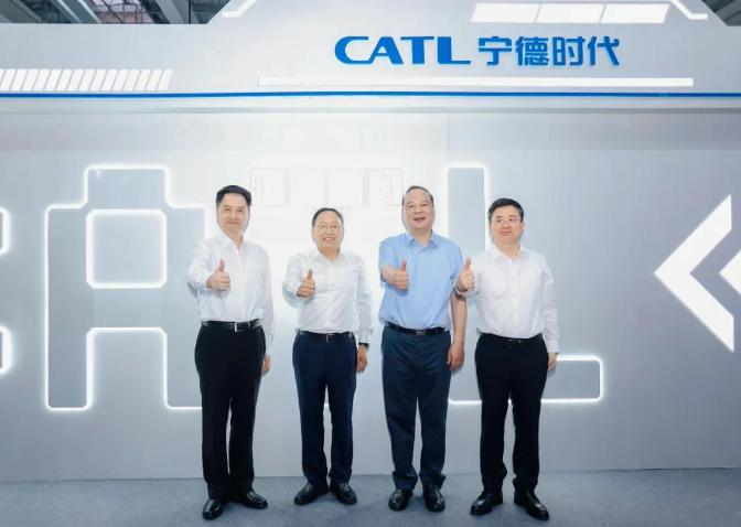 宁德时代携手问界，以“厂中厂”模式加速扩产